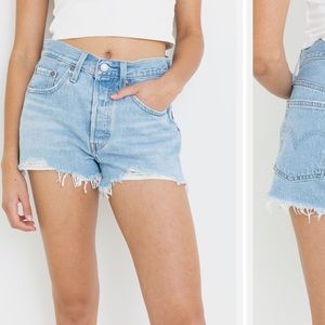 LEVI S
501 HI RISE CUT OFF DENIM SHORT IN LUXOR HEAT